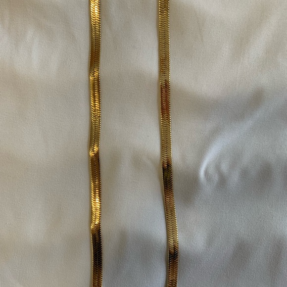 30” woman’s golden color necklace - Picture 6 of 7